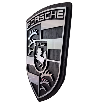 Porsche logo - eiken,  aluminium en zwartkleurig wandpaneel - 54 cm hoog, 50cm hoog